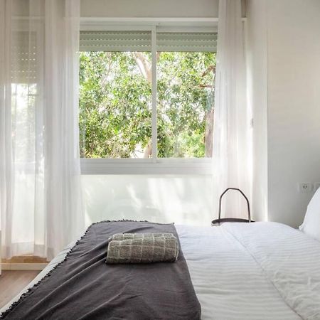 Big Apartment Next To Gordon Beach Plus Free Parking Тель-Авив Экстерьер фото