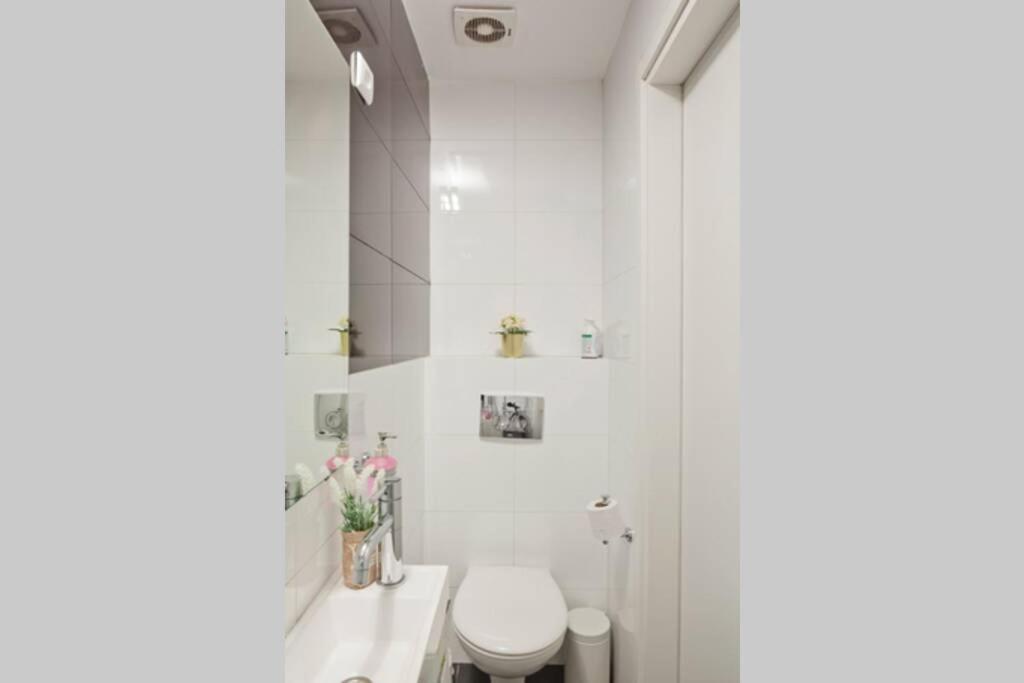 Big Apartment Next To Gordon Beach Plus Free Parking Тель-Авив Экстерьер фото