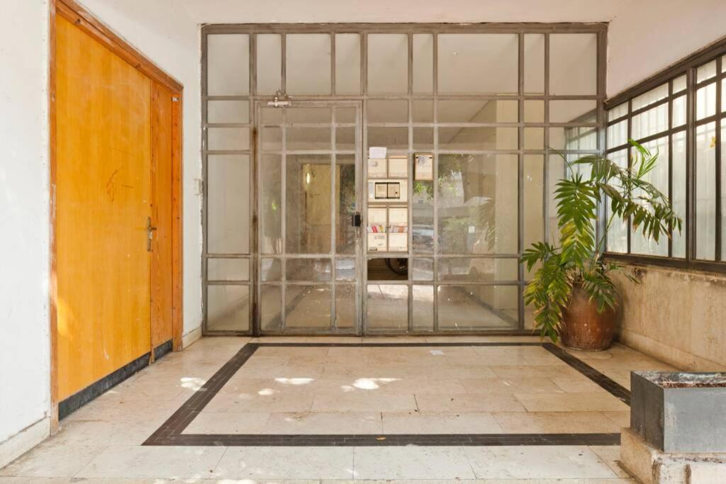Big Apartment Next To Gordon Beach Plus Free Parking Тель-Авив Экстерьер фото