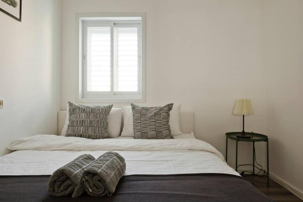 Big Apartment Next To Gordon Beach Plus Free Parking Тель-Авив Экстерьер фото